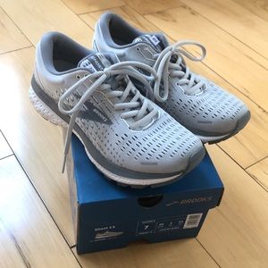 Women’s brooks ghost 13 running shoes